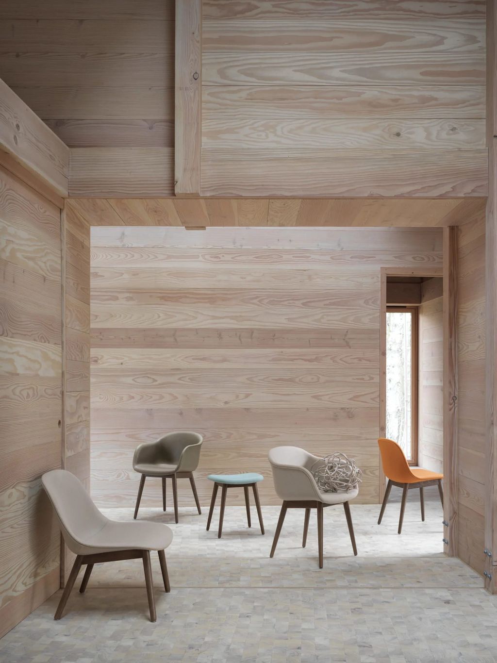 13199 En Fiber Wood Hero 211 Refine Leather Stone Forest Nap 912 Hero 211 Hero 451 Stained Dark Brown Muuto Org