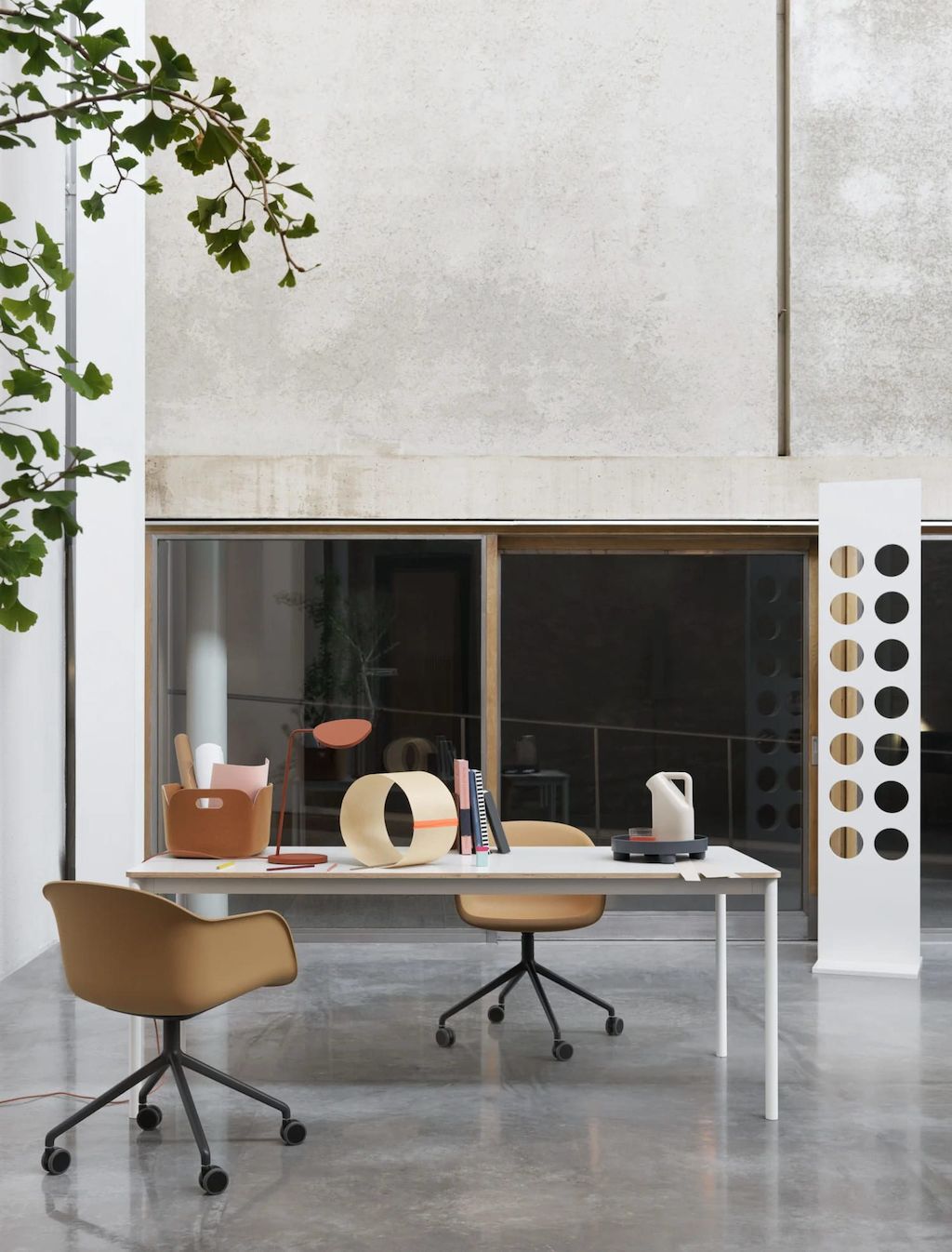 4075 En Fiber Arm Chair With Castors Base Table Leaf Lamp Restore Platform Tray Tub Jug Muuto Org