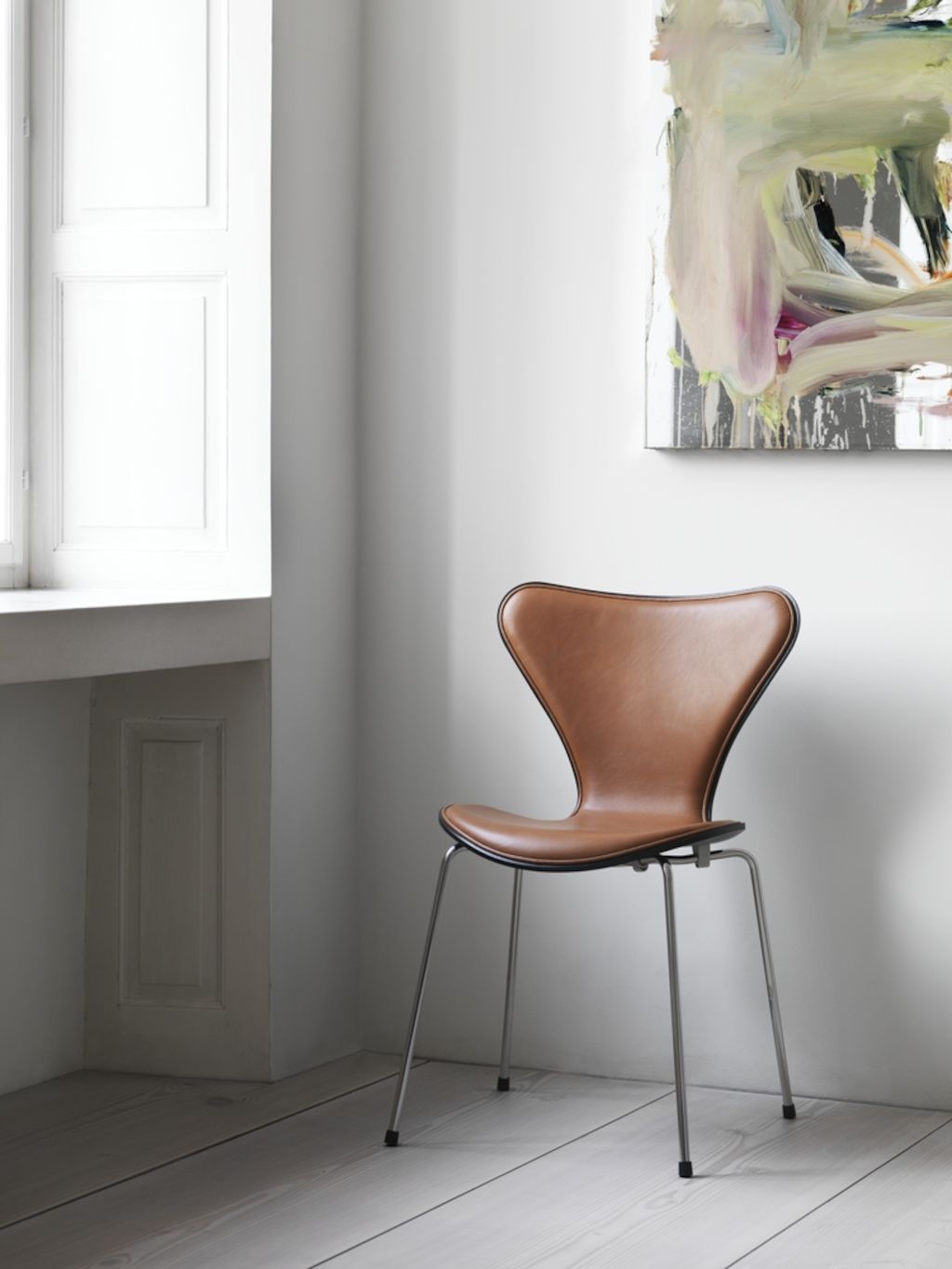 9660 Series 7 Front Upholstered Walnut Leather