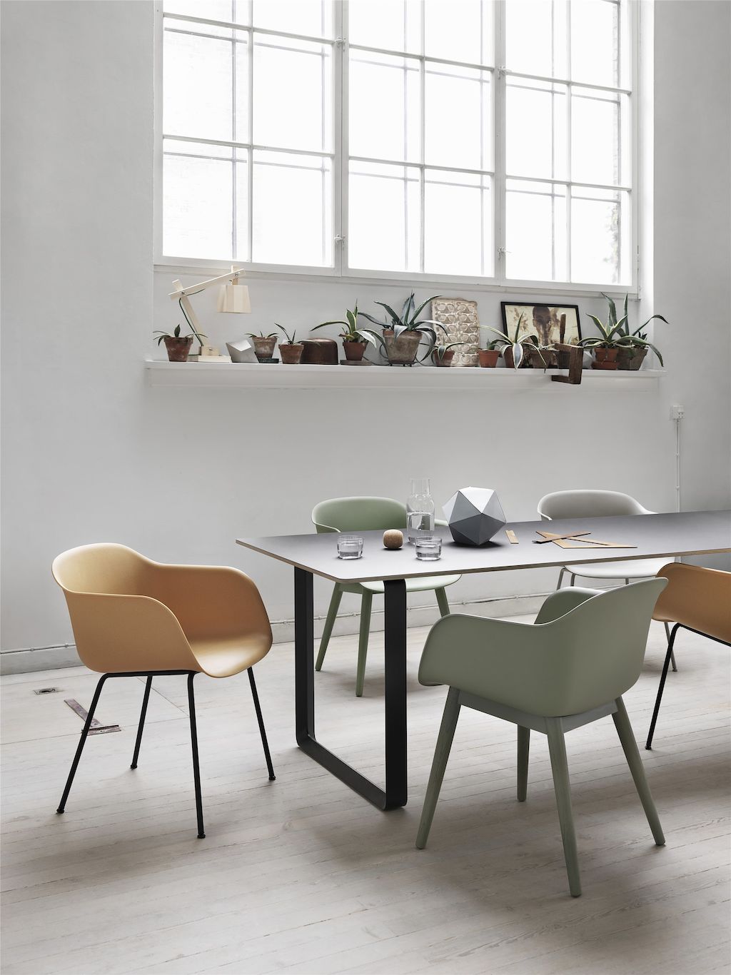 Muuto Fiber Chairs 70 70 Table